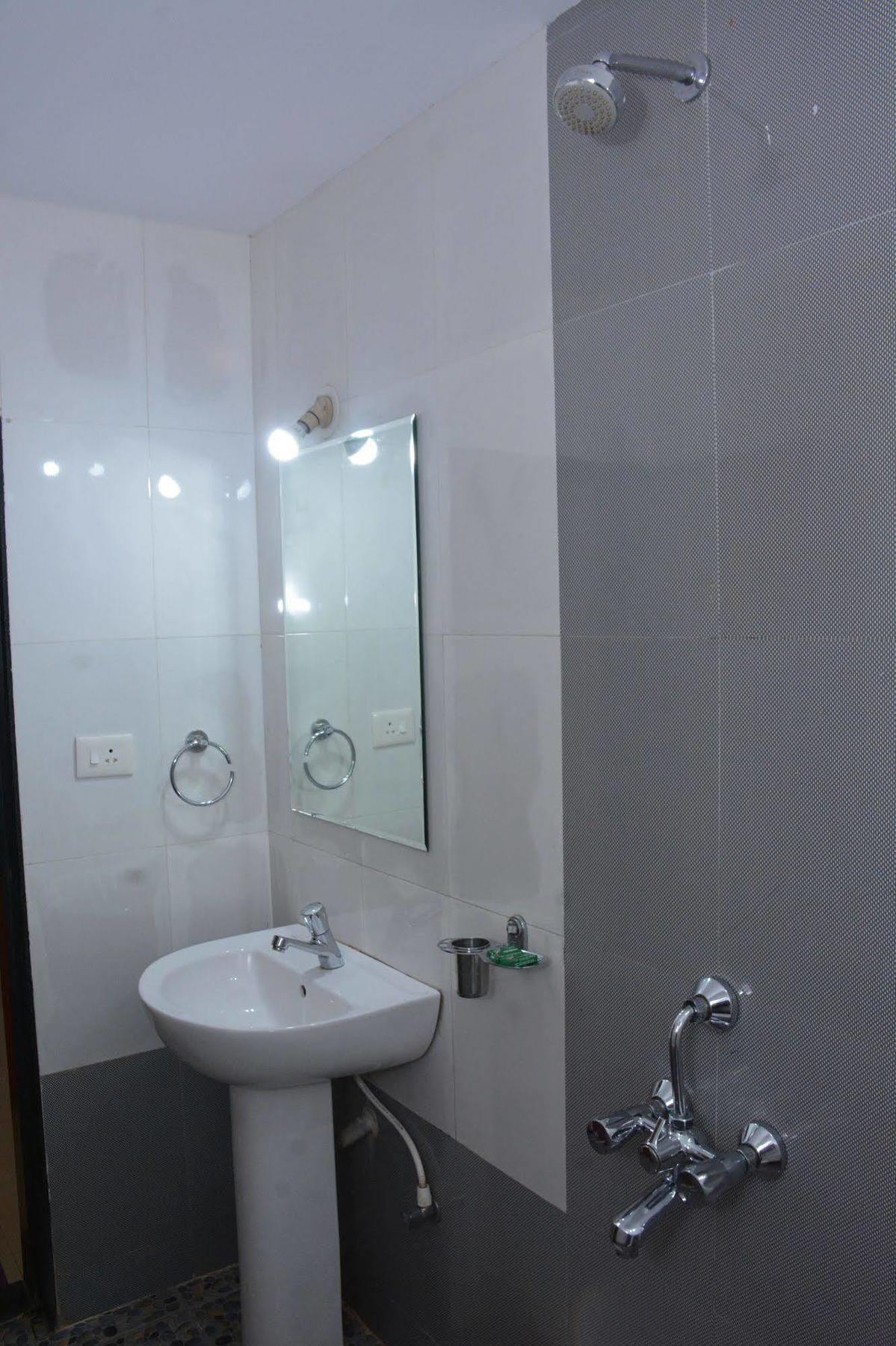 Rbr Suites Калангуте Екстериор снимка